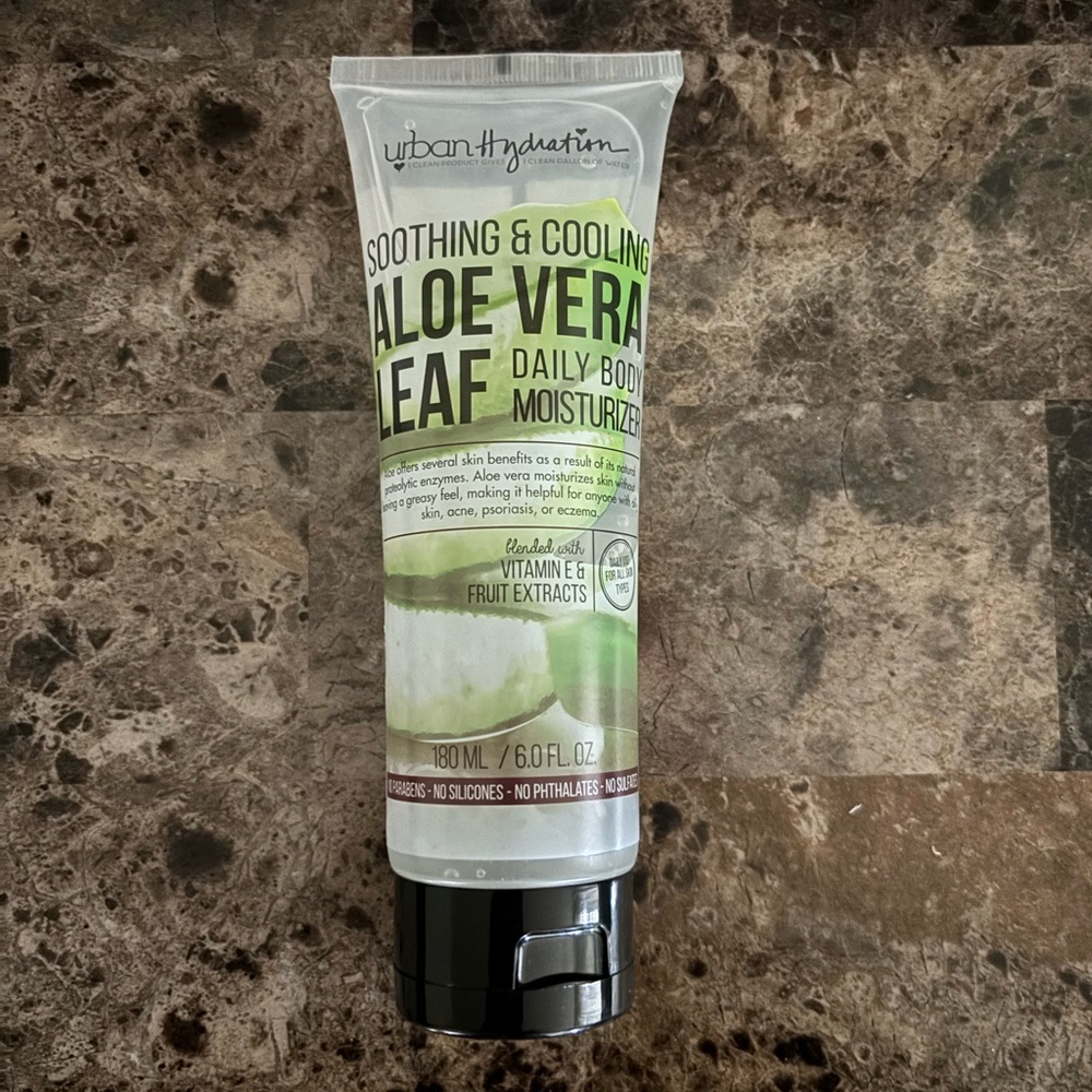 Urban Hydration Soothing & Cooling Aloe Vera Leaf Body Moisturizer 6 fl oz New